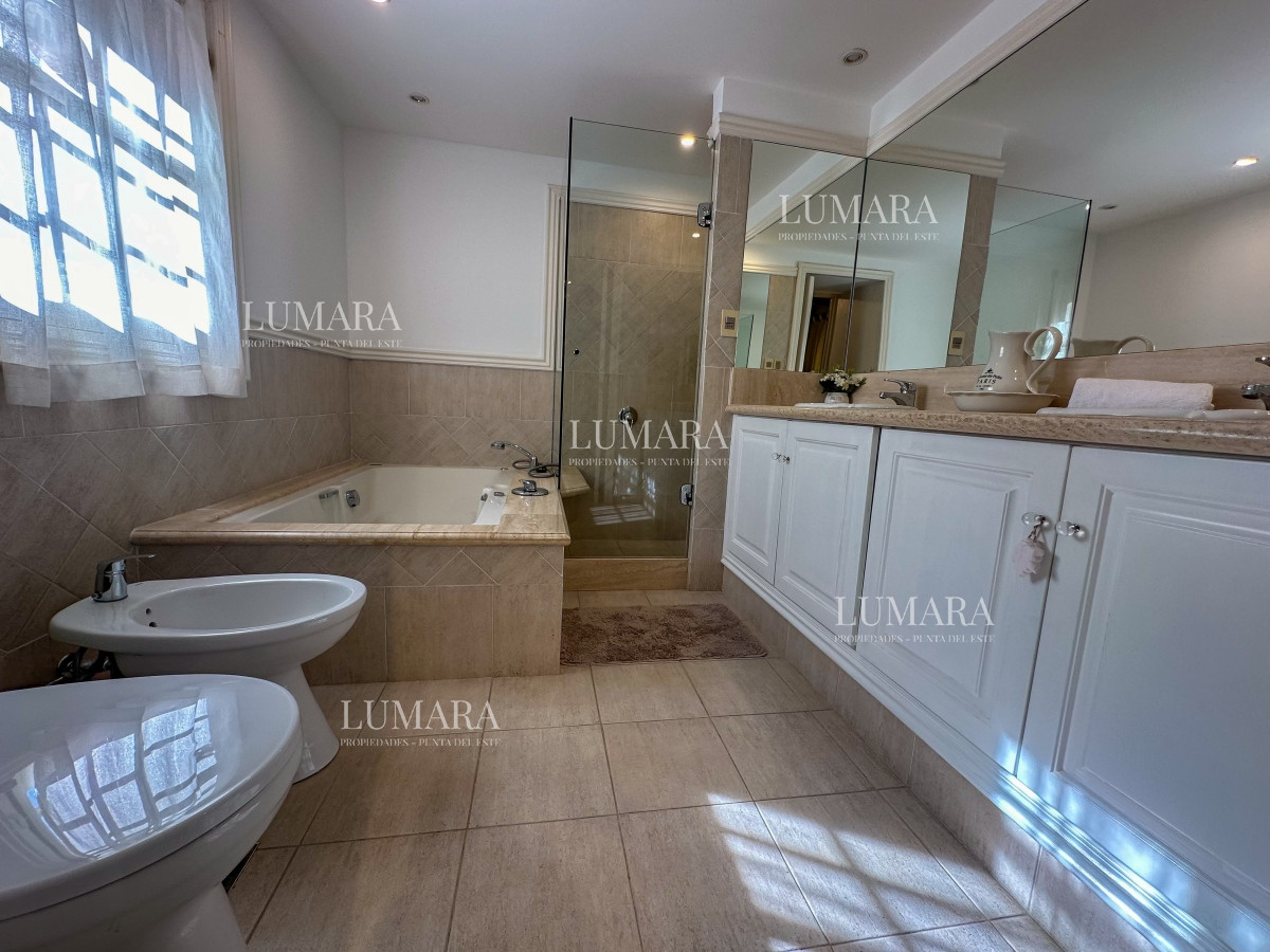 Casa ID.3413 - Hermosa casa pronta para comenzar a disfrutar a metros del mar 