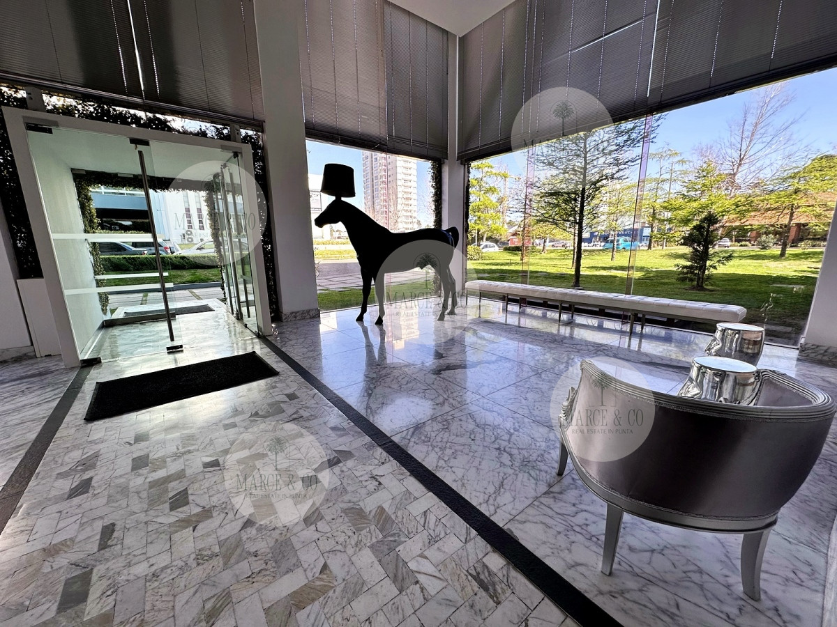 Apartamento ID.2381 - Departamento en torre Yoo alquiler invernal U$S 990