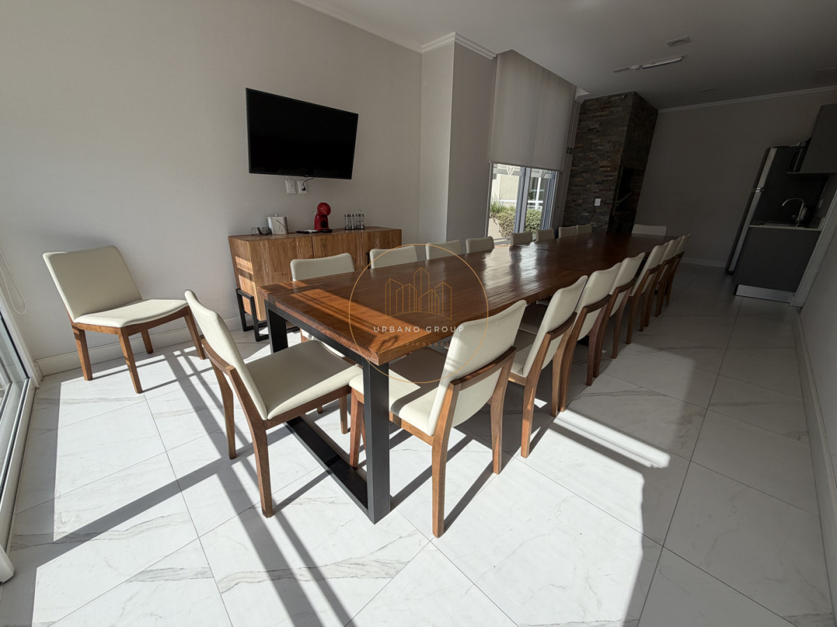 Apartamento ID.76 - DEPARTAMENTO MODERNO FRENTE AL MAR U$S 380.000 
