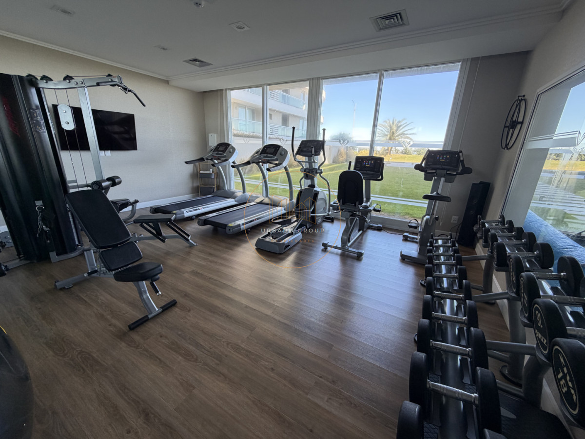 Apartamento ID.76 - DEPARTAMENTO MODERNO FRENTE AL MAR U$S 380.000 
