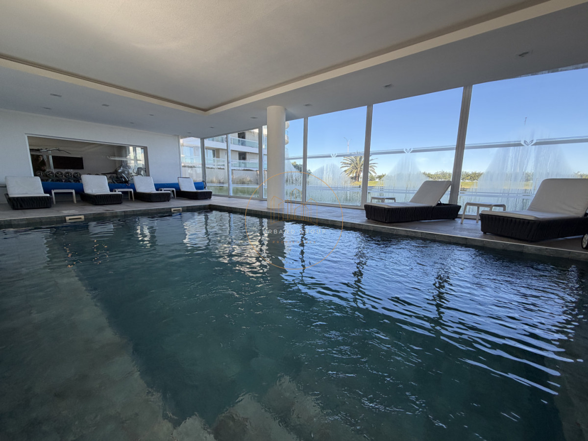 Apartamento ID.76 - DEPARTAMENTO MODERNO FRENTE AL MAR U$S 380.000 