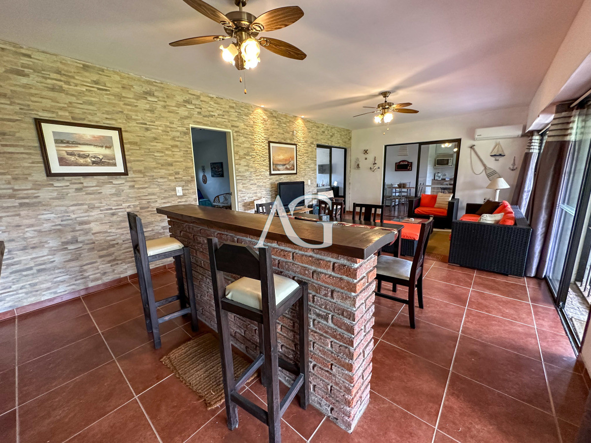 Casa ID.457 - Hermosa casa en barrio Residencial de Punta del Este a pasos de todo!