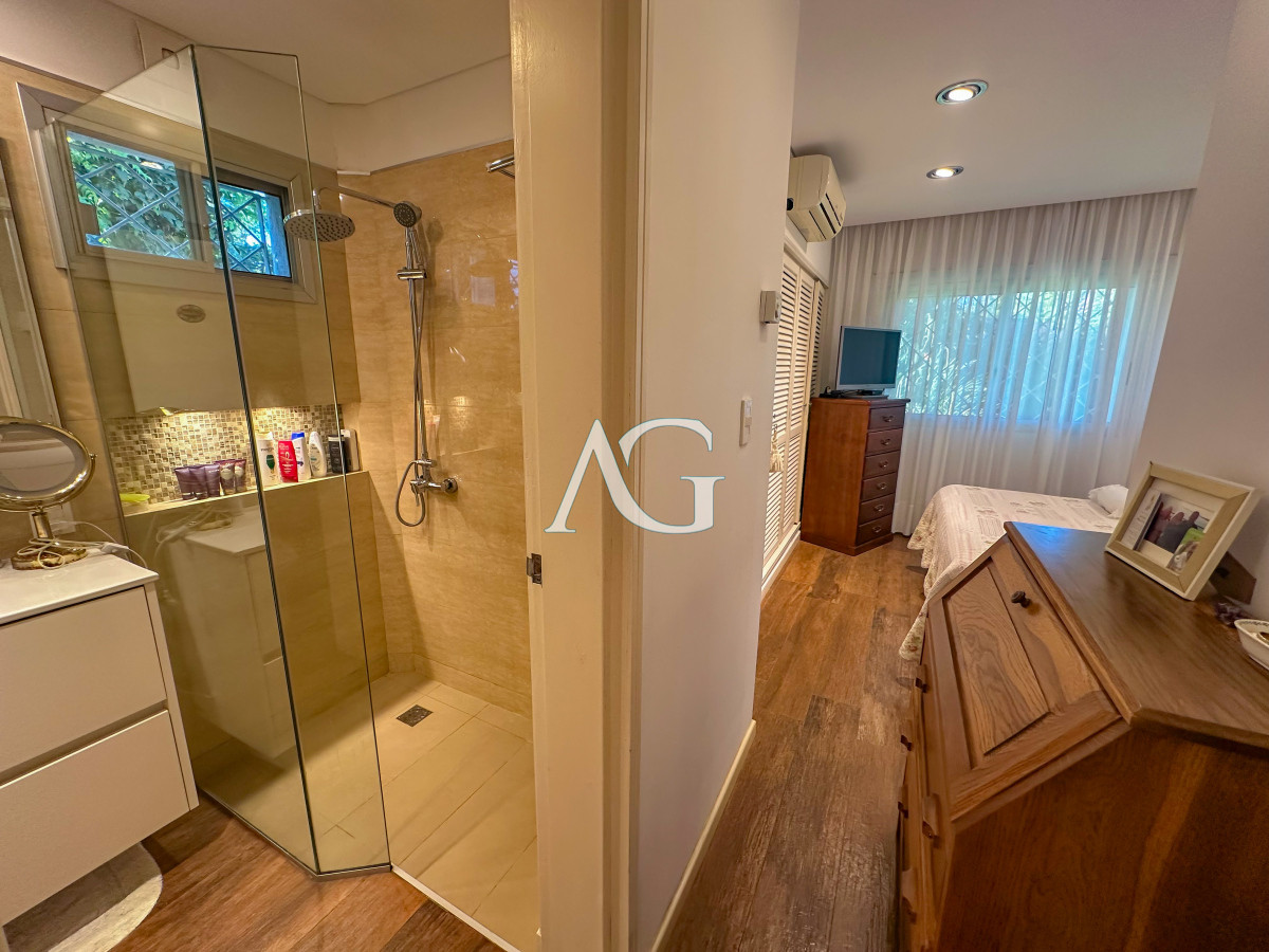 Casa ID.458 - Hermosa casa en barrio Cantegril