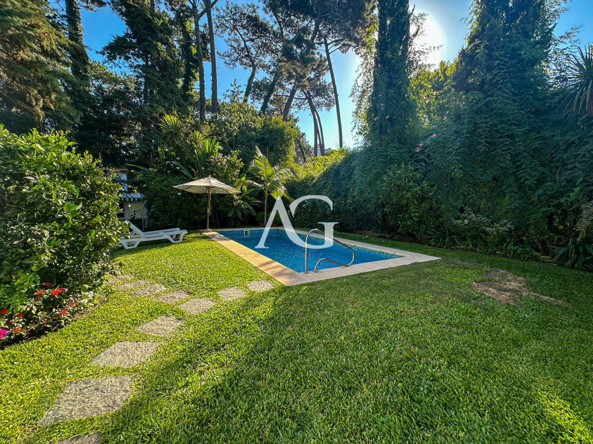 Casa ID.458 - Hermosa casa en barrio Cantegril