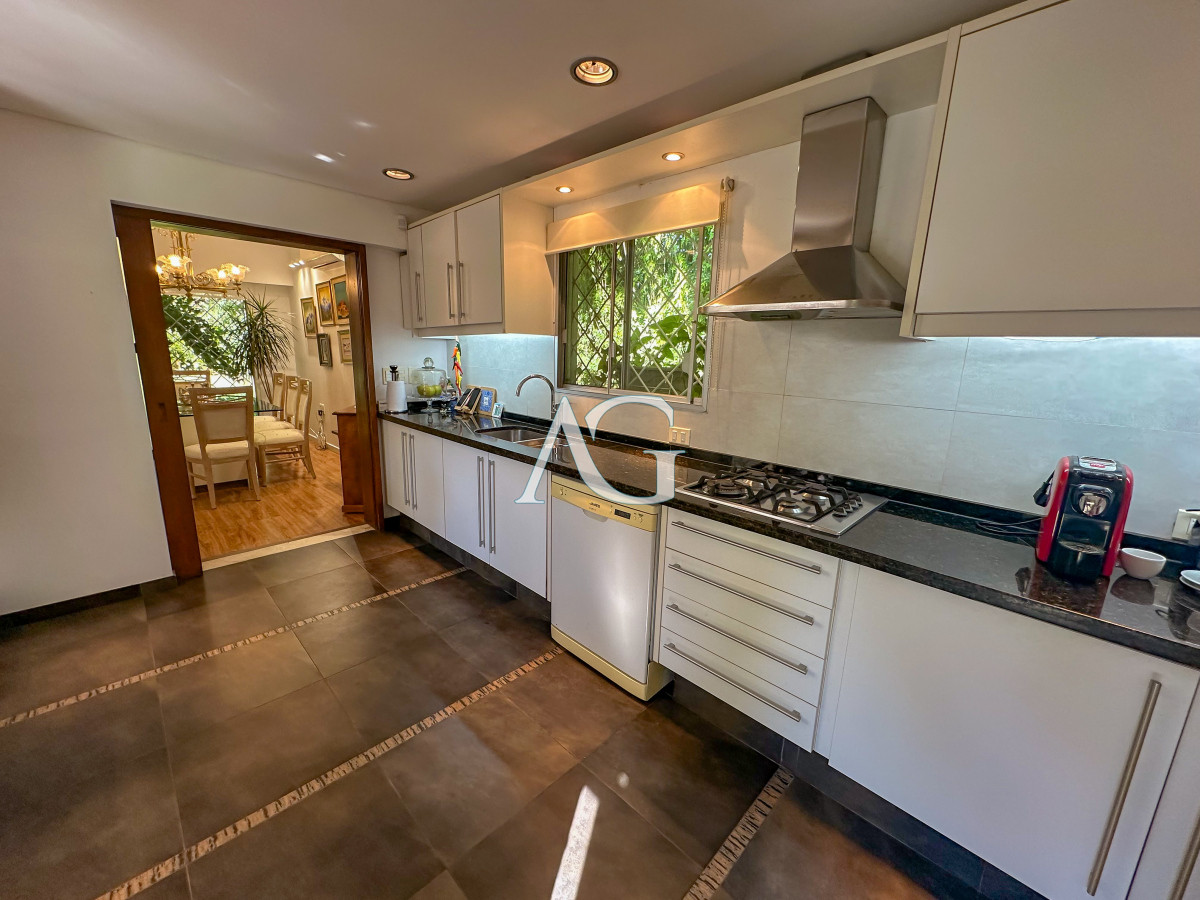 Casa ID.458 - Hermosa casa en barrio Cantegril