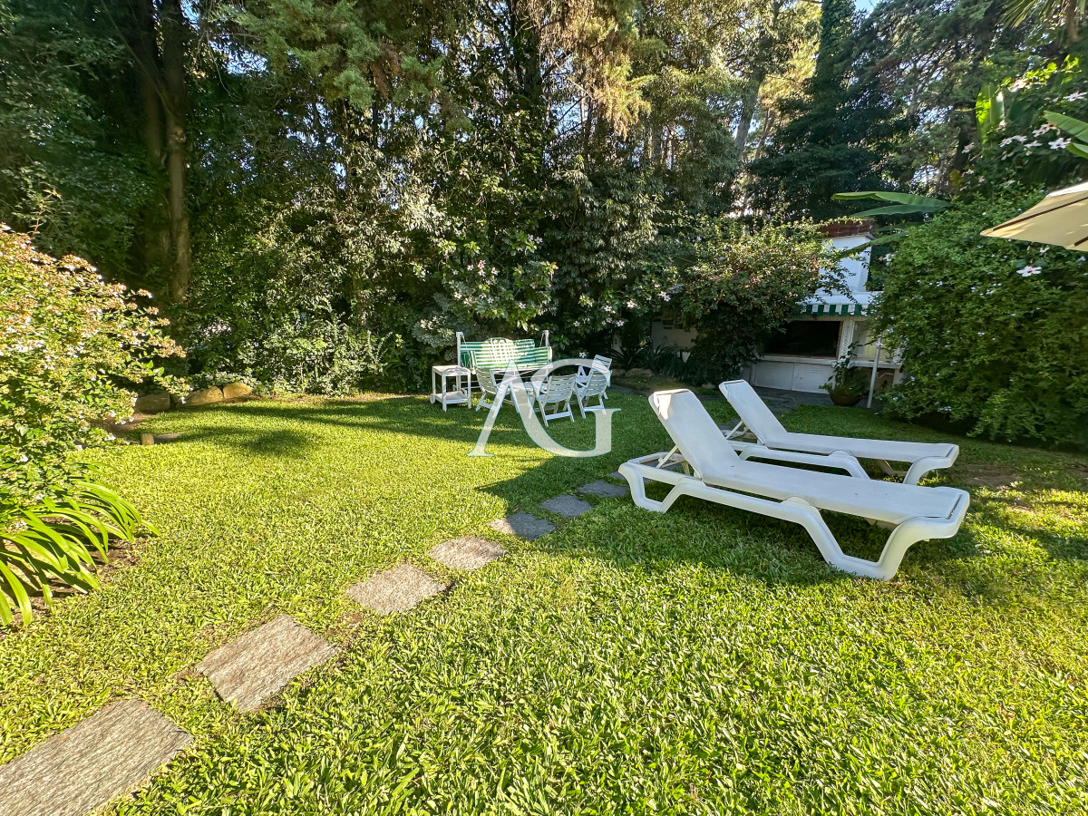 Casa ID.458 - Hermosa casa en barrio Cantegril