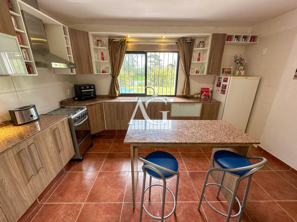 Casa ID.457 - Hermosa casa en barrio Residencial de Punta del Este a pasos de todo!