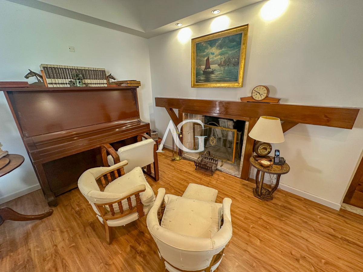 Casa ID.458 - Hermosa casa en barrio Cantegril