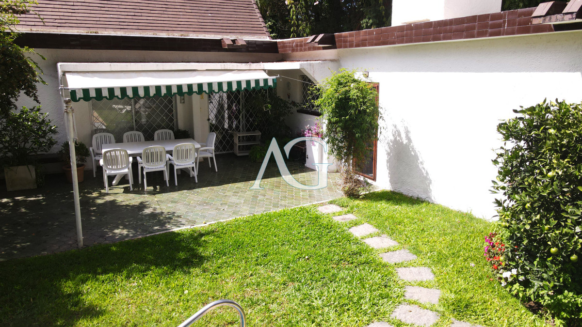 Casa ID.458 - Hermosa casa en barrio Cantegril