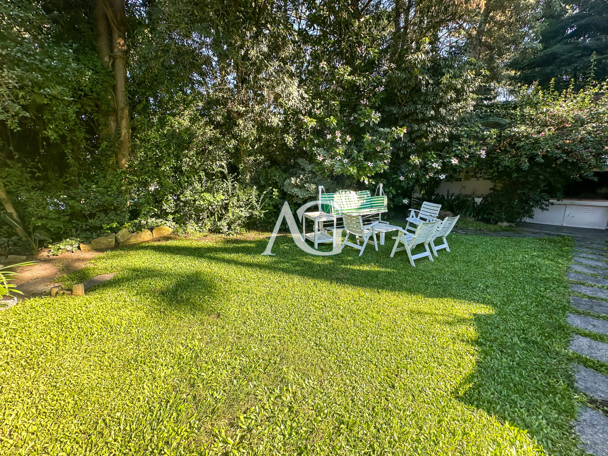 Casa ID.458 - Hermosa casa en barrio Cantegril