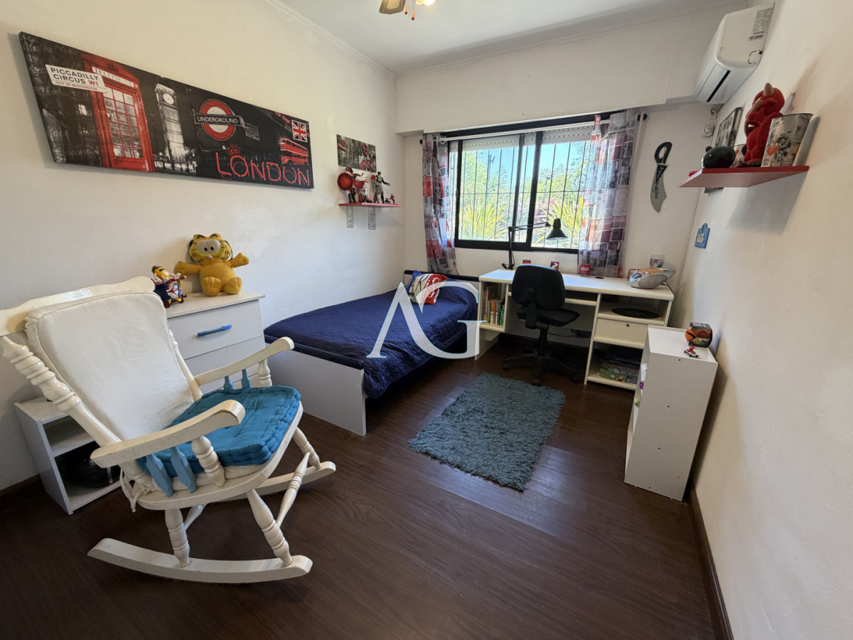 Casa ID.457 - Hermosa casa en barrio Residencial de Punta del Este a pasos de todo!