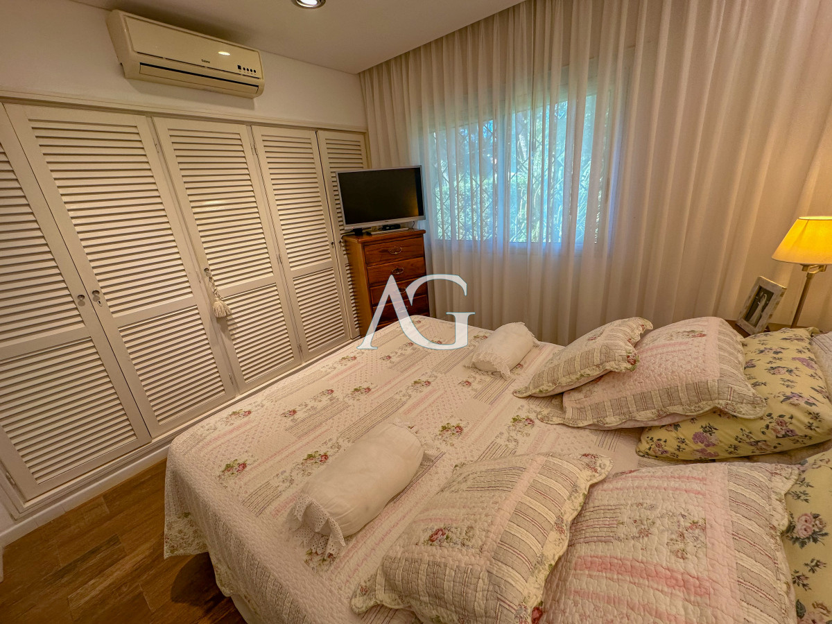 Casa ID.458 - Hermosa casa en barrio Cantegril