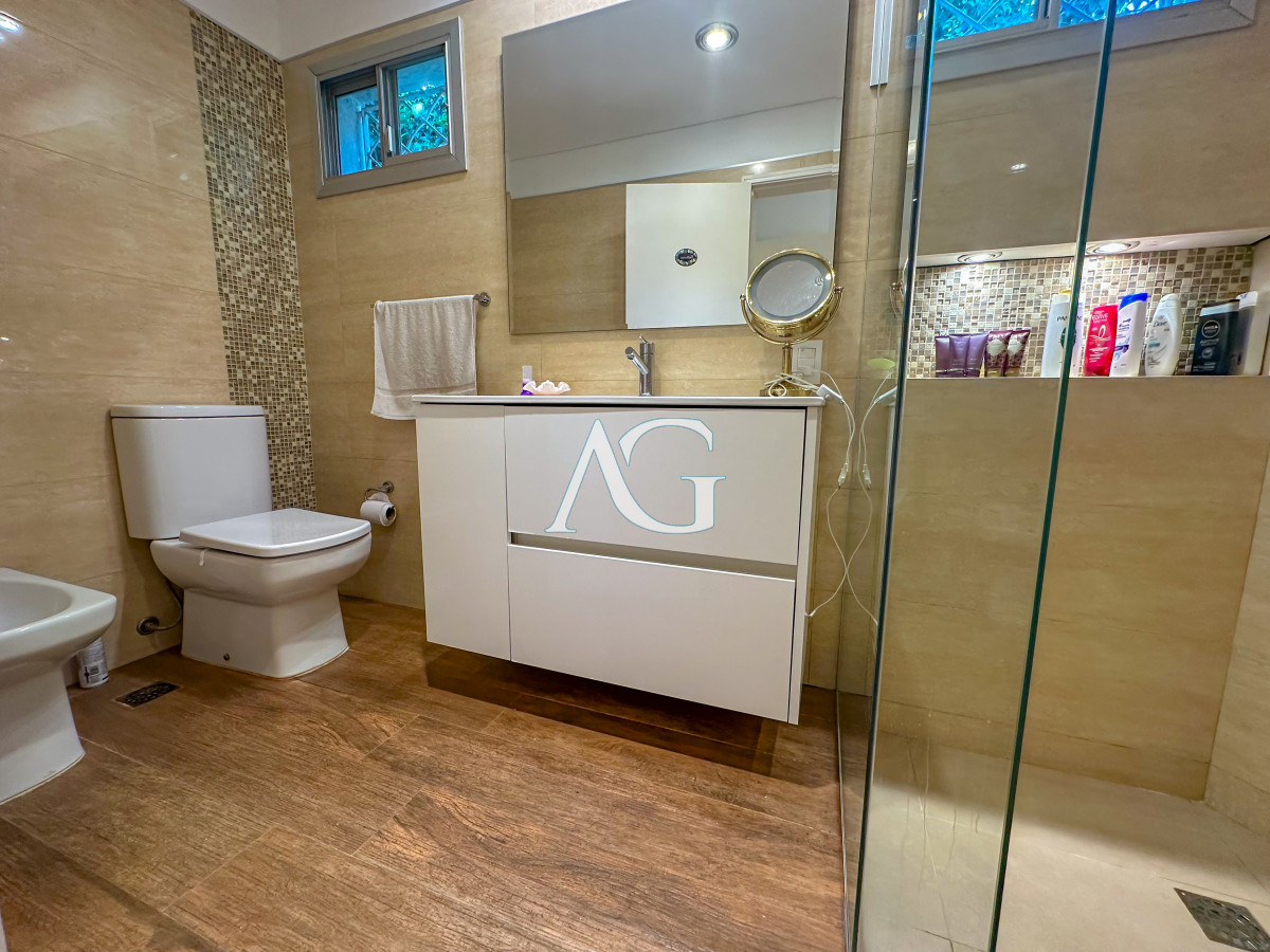 Casa ID.458 - Hermosa casa en barrio Cantegril