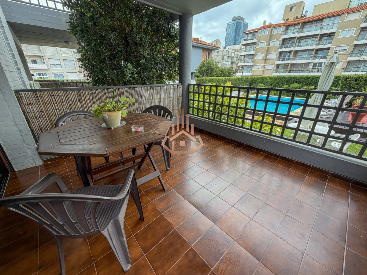 OPORTUNIDAD en peninsula venta de 1 dormitorio