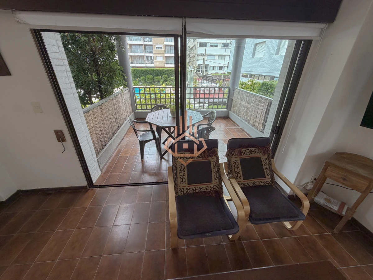 OPORTUNIDAD en peninsula venta de 1 dormitorio