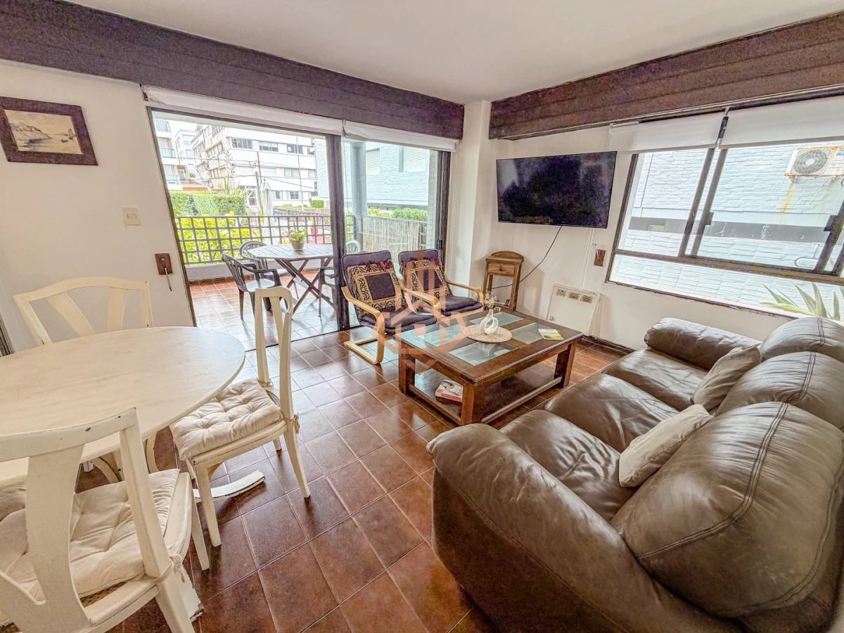 OPORTUNIDAD en peninsula venta de 1 dormitorio