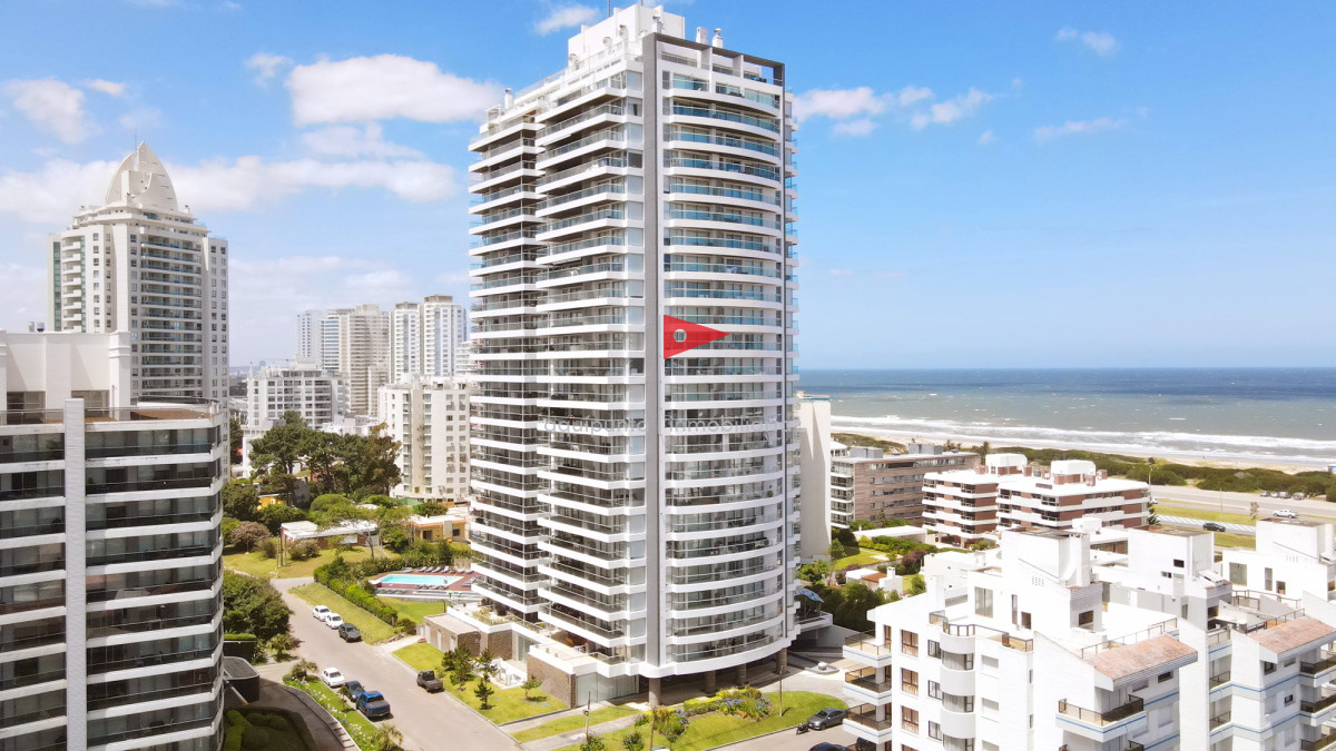 Apartamento ID.186 - Icon Brava en venta de 2 dormitorios y medio 