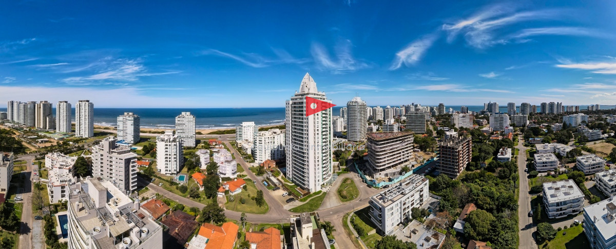 Apartamento ID.187 - Venta Piso alto en torre premium en Playa Brava