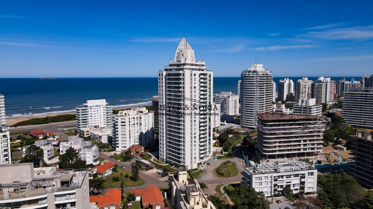 Apartamento ID.32 - Wind Tower Punta del Este - Exclusivo apartamento en piso alto en venta