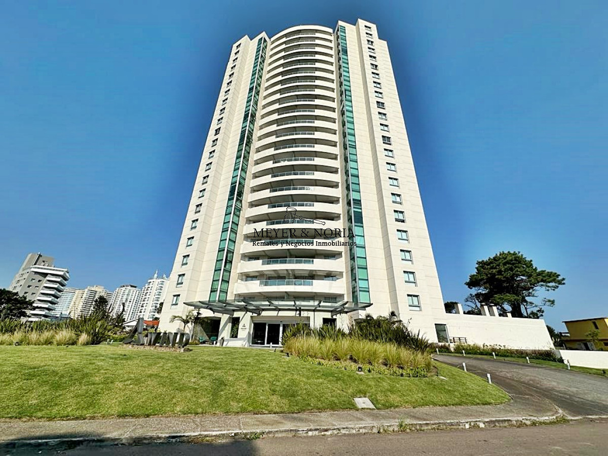 Apartamento ID.32 - Wind Tower Punta del Este - Exclusivo apartamento en piso alto en venta