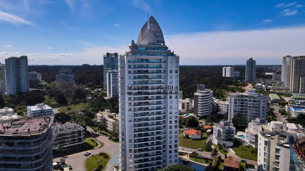 Apartamento ID.32 - Wind Tower Punta del Este - Exclusivo apartamento en piso alto en venta