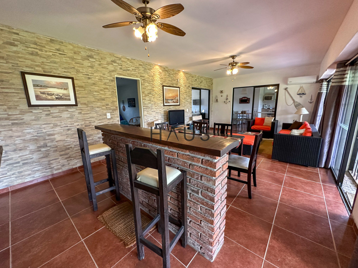 Casa ID.600 - Hermosa casa en barrio Residencial de Punta del Este a pasos de todo!