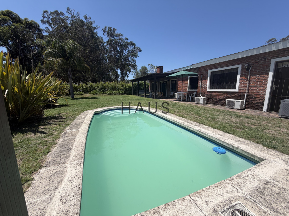 Casa ID.600 - Hermosa casa en barrio Residencial de Punta del Este a pasos de todo!