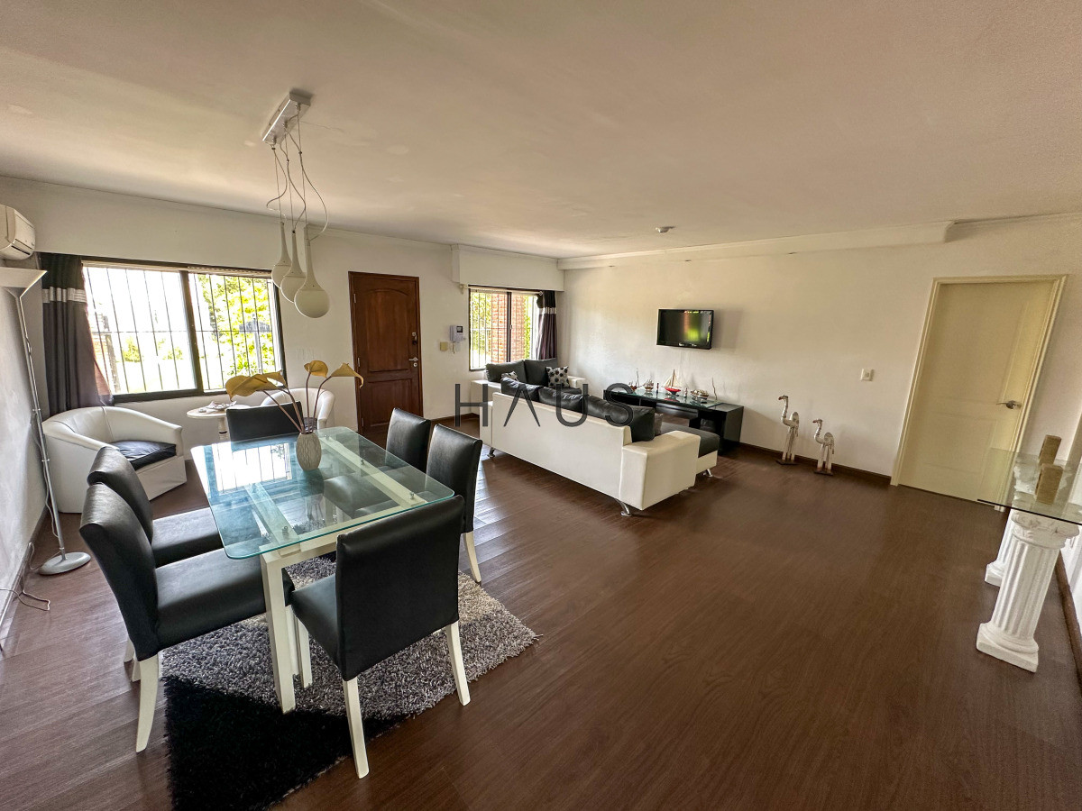 Casa ID.600 - Hermosa casa en barrio Residencial de Punta del Este a pasos de todo!