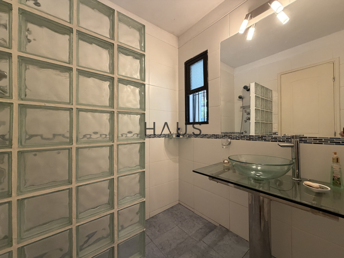 Casa ID.600 - Hermosa casa en barrio Residencial de Punta del Este a pasos de todo!