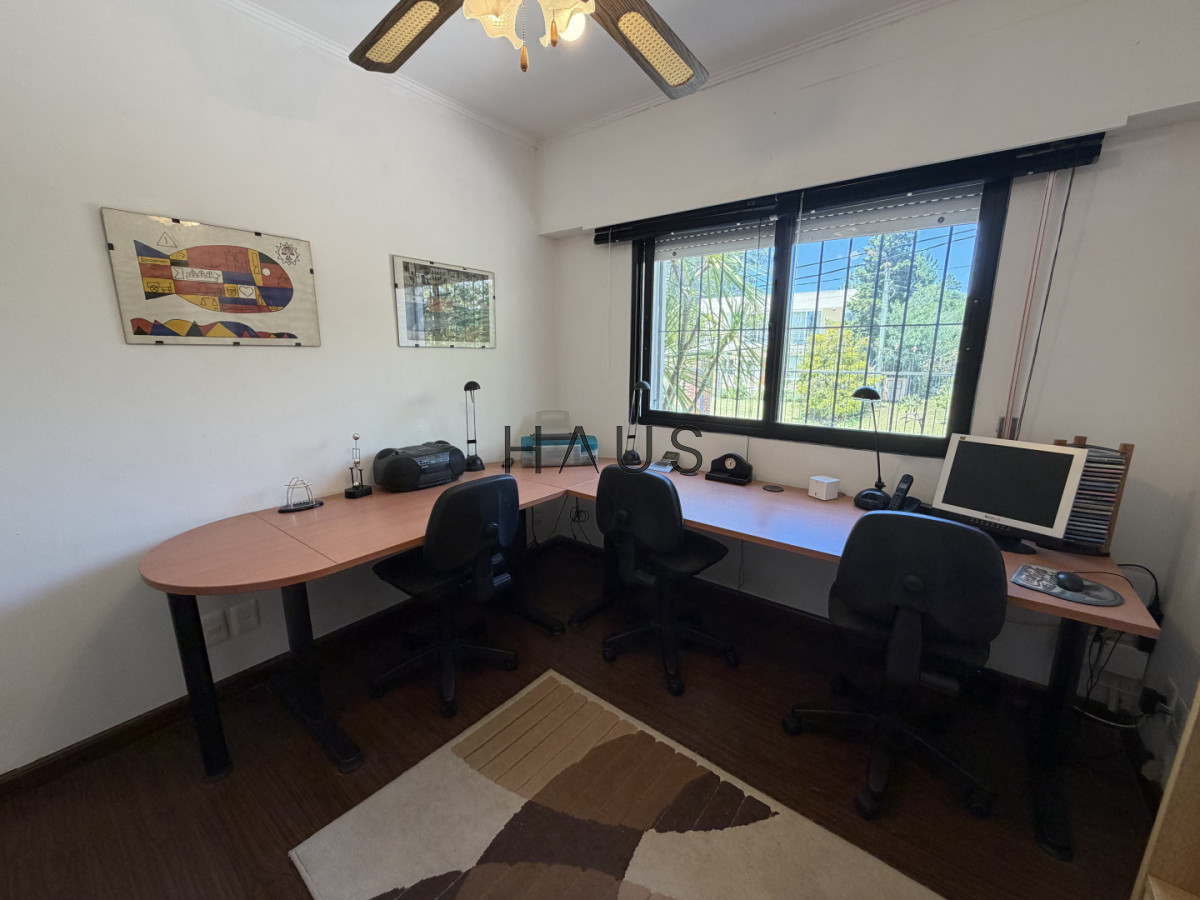 Casa ID.600 - Hermosa casa en barrio Residencial de Punta del Este a pasos de todo!