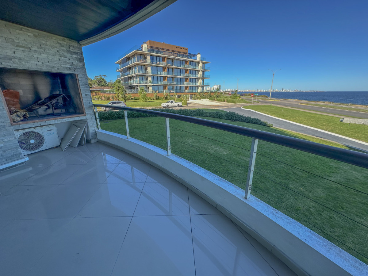 Apartamento ID.418 - Departamento en primera línea de Playa Mansa!