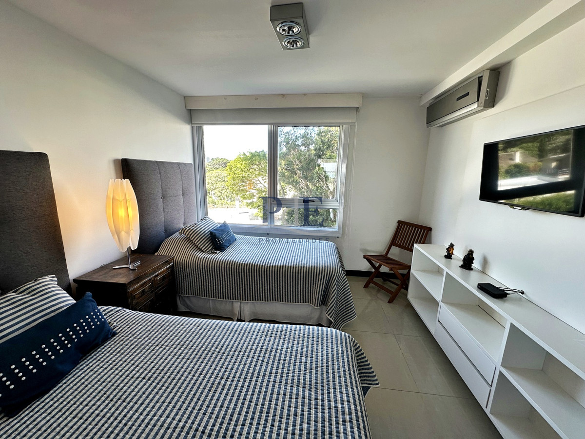 Gala Tower. Pda 4, exclusivo departamento a solo pasos del Mar en Playa Mansa. - Imagen 13