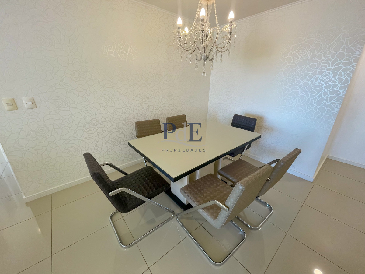 Piso alto en torre premium en Playa Brava - Imagen 6