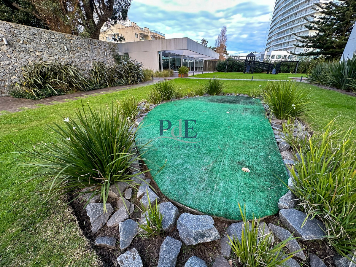 Gala Tower. Pda 4, exclusivo departamento a solo pasos del Mar en Playa Mansa. - Imagen 37