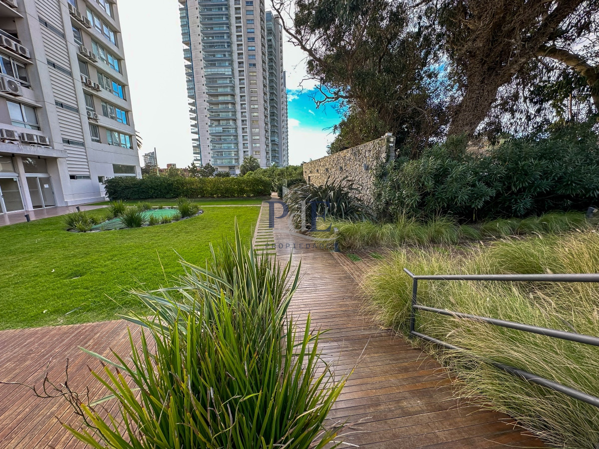 Gala Tower. Pda 4, exclusivo departamento a solo pasos del Mar en Playa Mansa. - Imagen 36