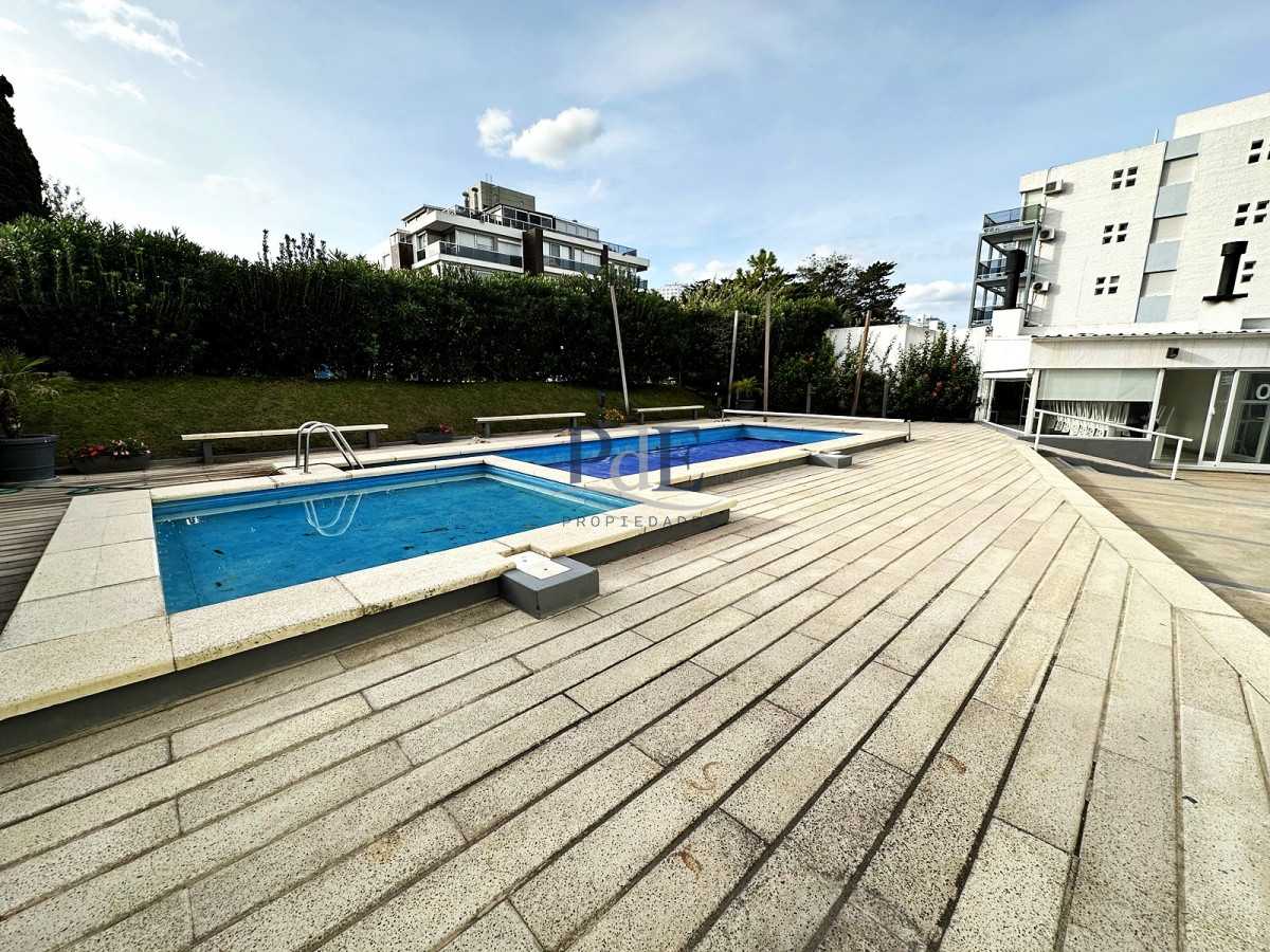 Penthouse Esquinero con Parrillero Propio y Vistas a la Mansa. - Imagen 25