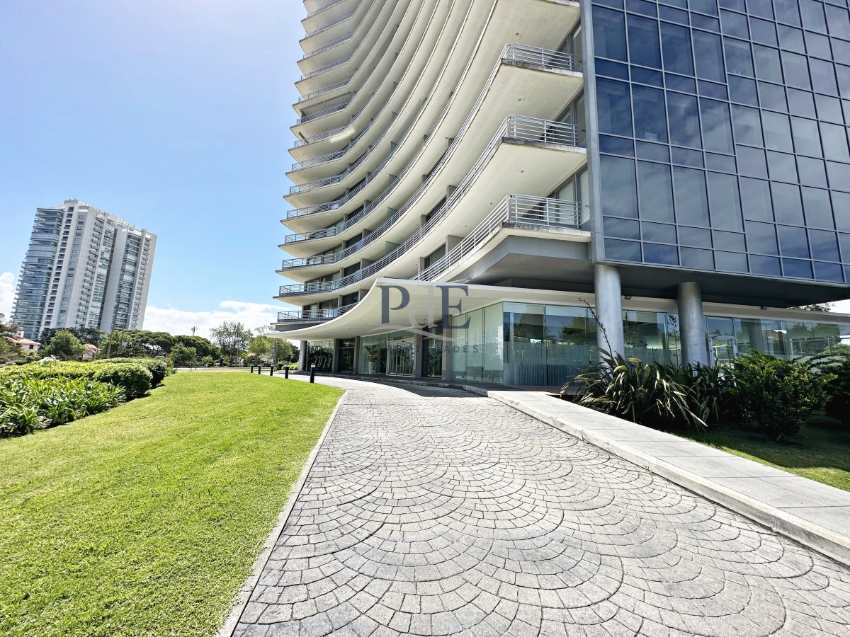 Piso alto esquinero en Alexander Boulevard - Imagen 20