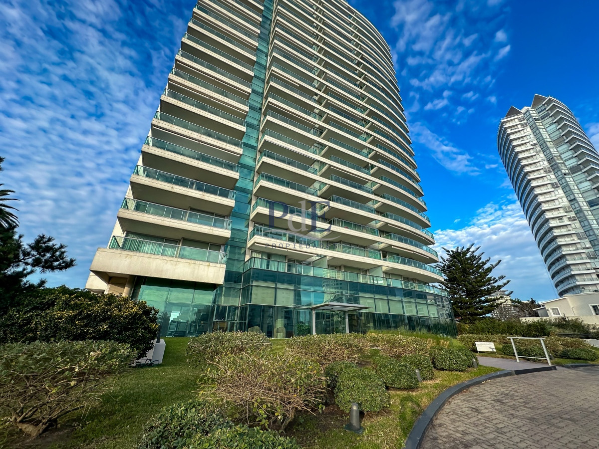 Gala Tower. Pda 4, exclusivo departamento a solo pasos del Mar en Playa Mansa. - Imagen 19