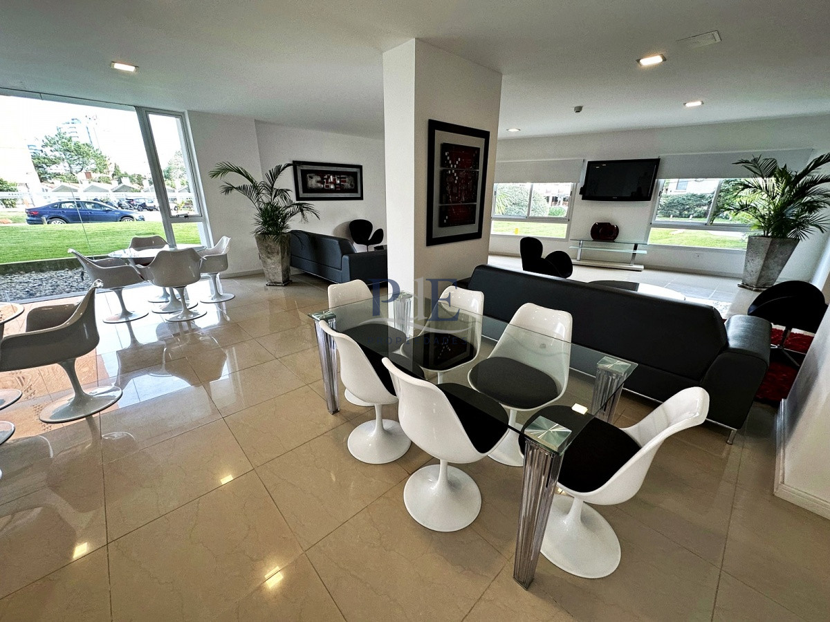 Penthouse Esquinero con Parrillero Propio y Vistas a la Mansa. - Imagen 30