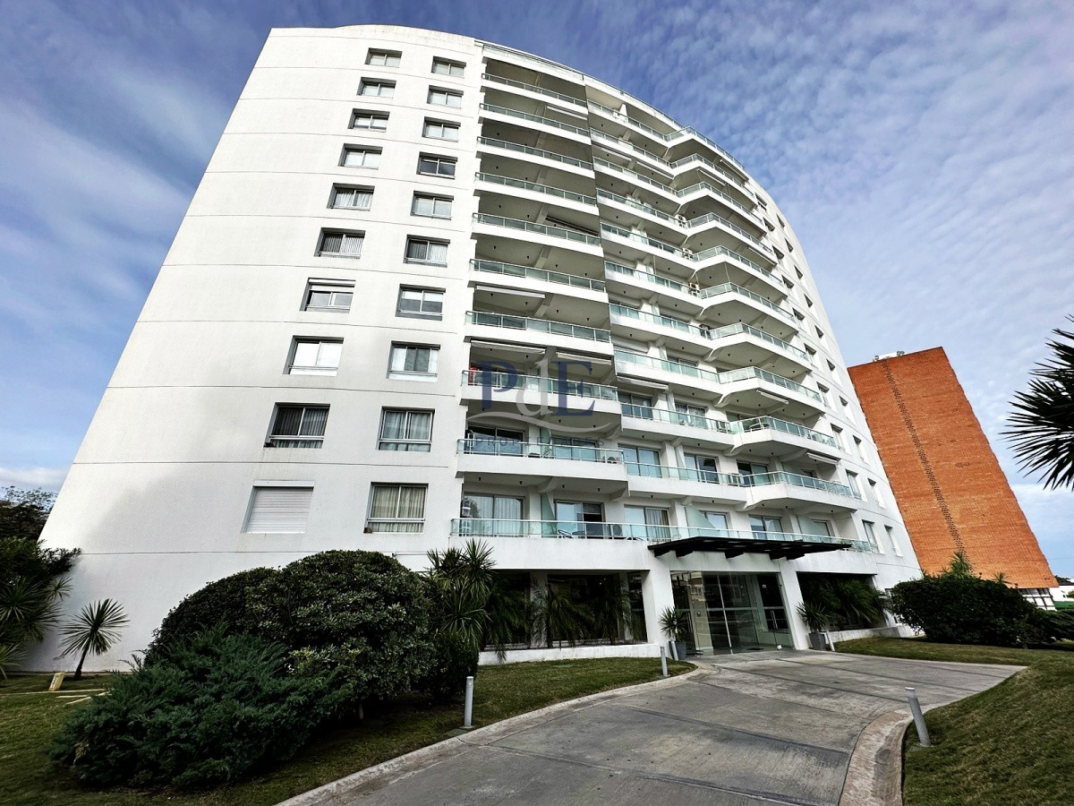 Penthouse Esquinero con Parrillero Propio y Vistas a la Mansa. - Imagen 24