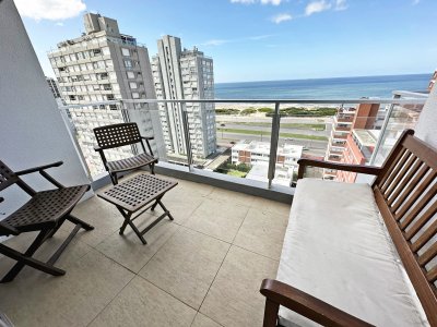 Apartamento con vista a Playa Brava y Playa Mansa