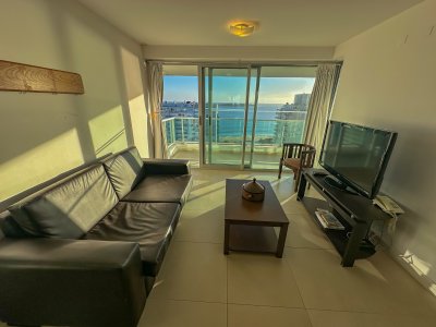 Exclusivo piso alto en Playa Mansa!