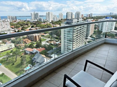 Piso alto en Icon Brava