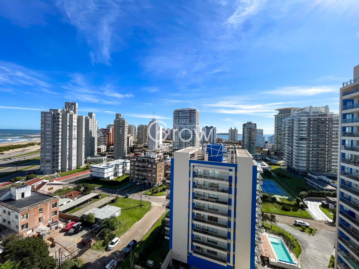Apartamento a estrenar en piso alto, Playa Brava!