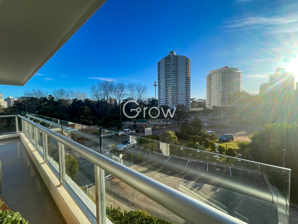 Apartamento ID.2544 -  One, Punta del Este! Exclusivo apartamento a pasos del mar.