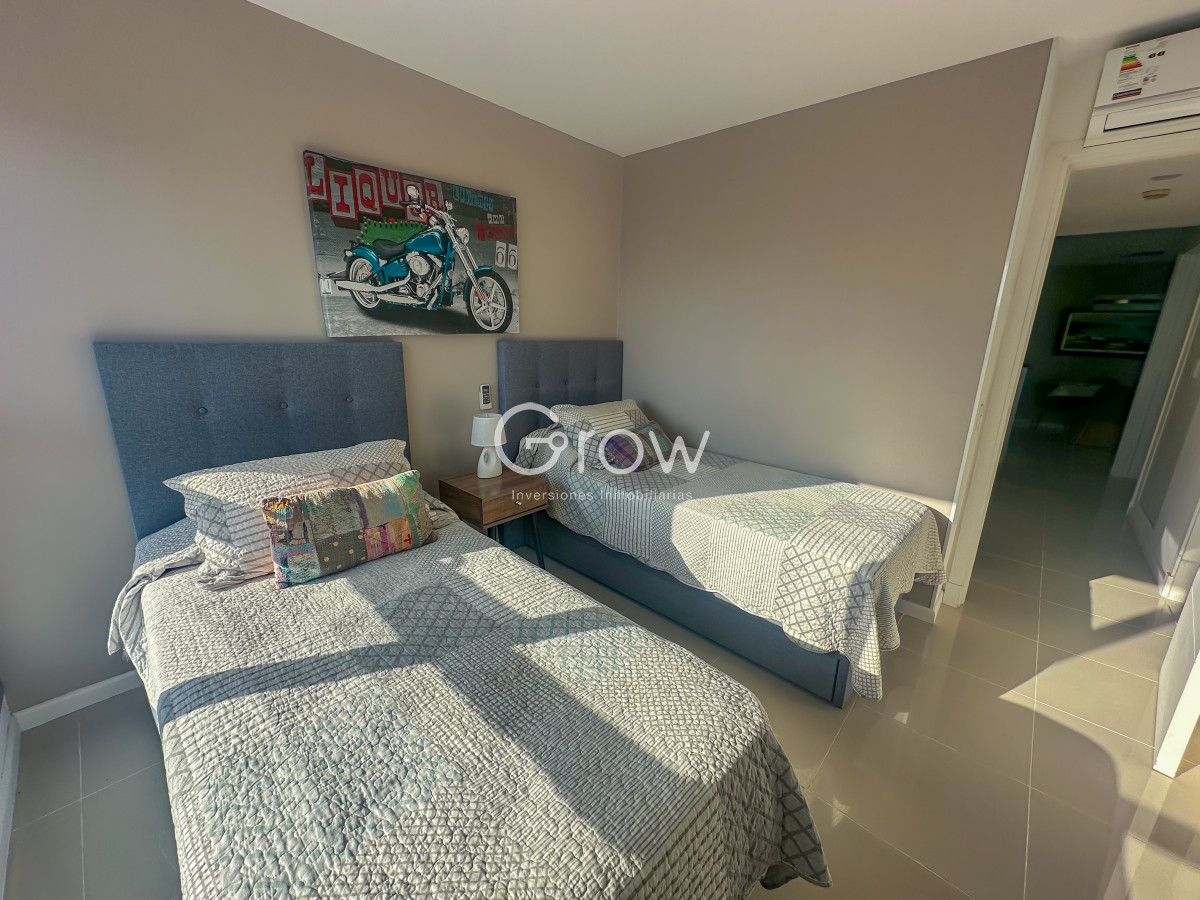 Apartamento ID.3006 - Hermoso piso alto con vistas al mar en parada 3 de Playa Brava 