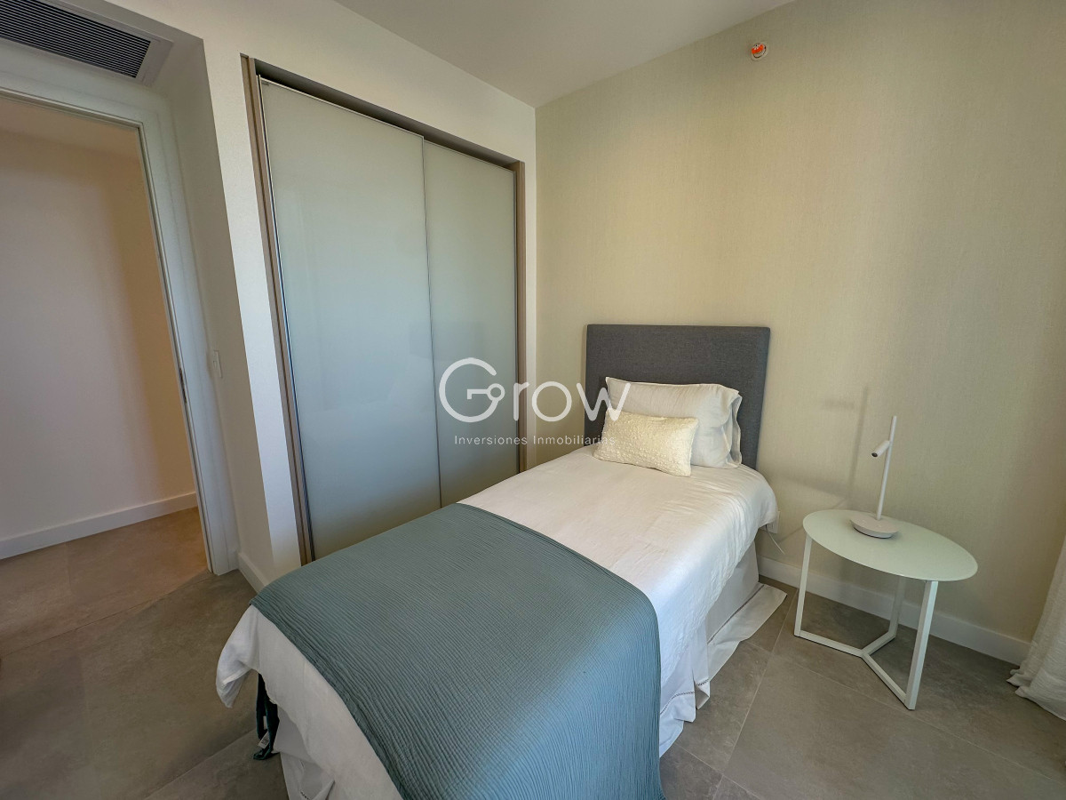 Apartamento ID.2327 - Venetian. Exclusivo apartamento frente al Mar en Playa Mansa!