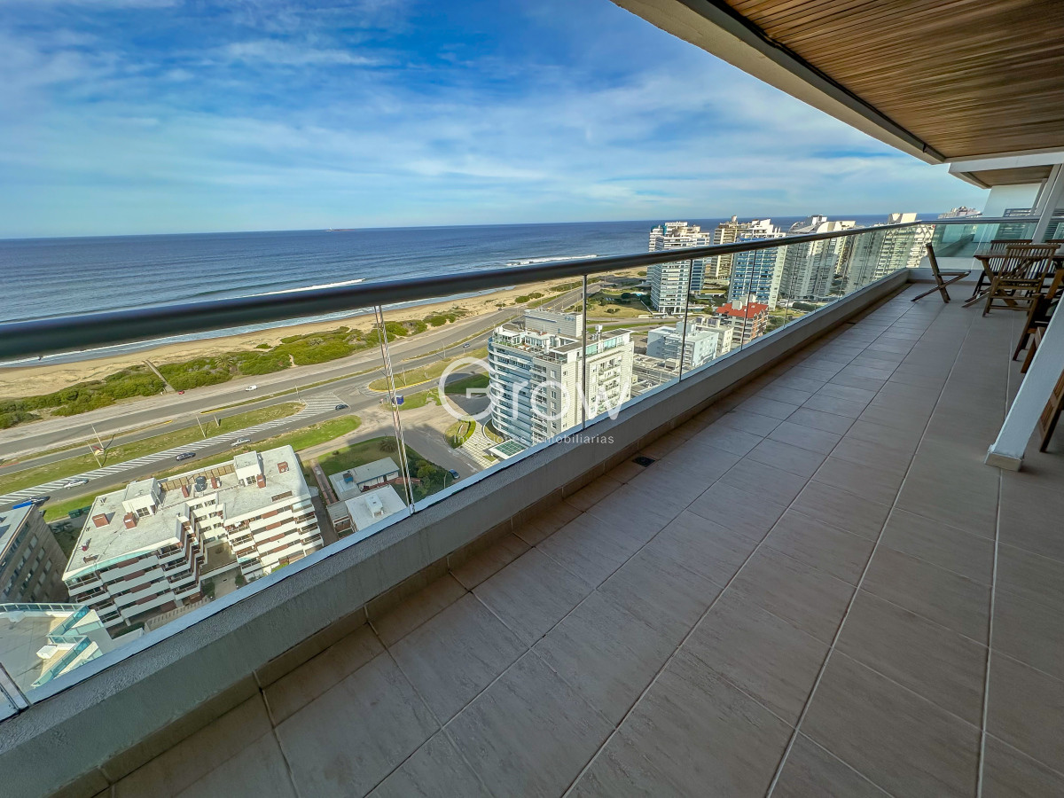 Apartamento ID.2651 - Piso alto frente al mar!