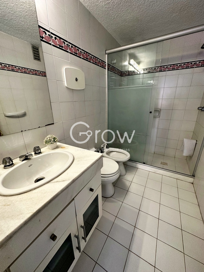 Apartamento ID.749 - Punta del Este Playa Brava. Vista al Mar.