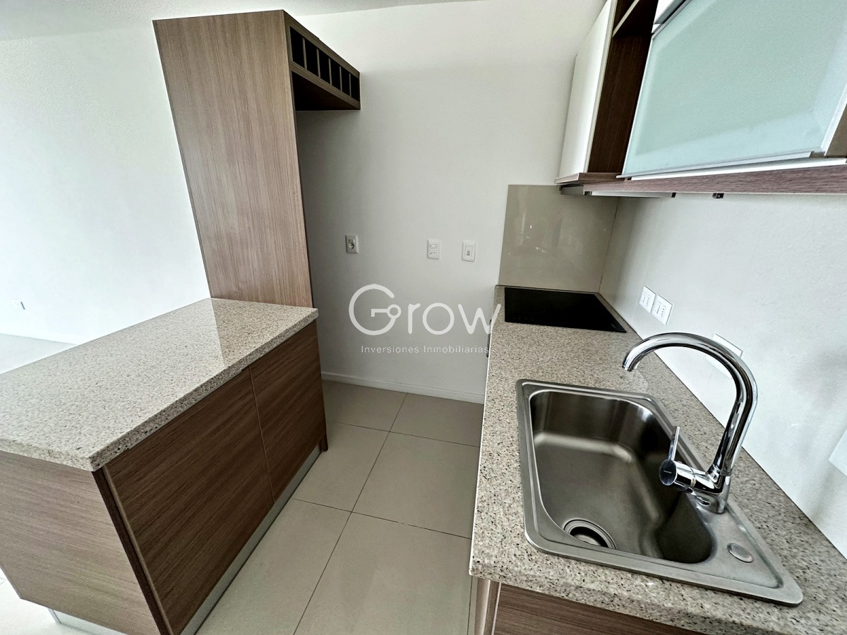 Apartamento ID.505 - Punta del Este, a pasos de todo con amplios servicios.